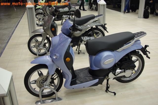 Nouveauté scooter et Stand Benelli au salon de Milan IMGP2409%20%5B640x480%5D